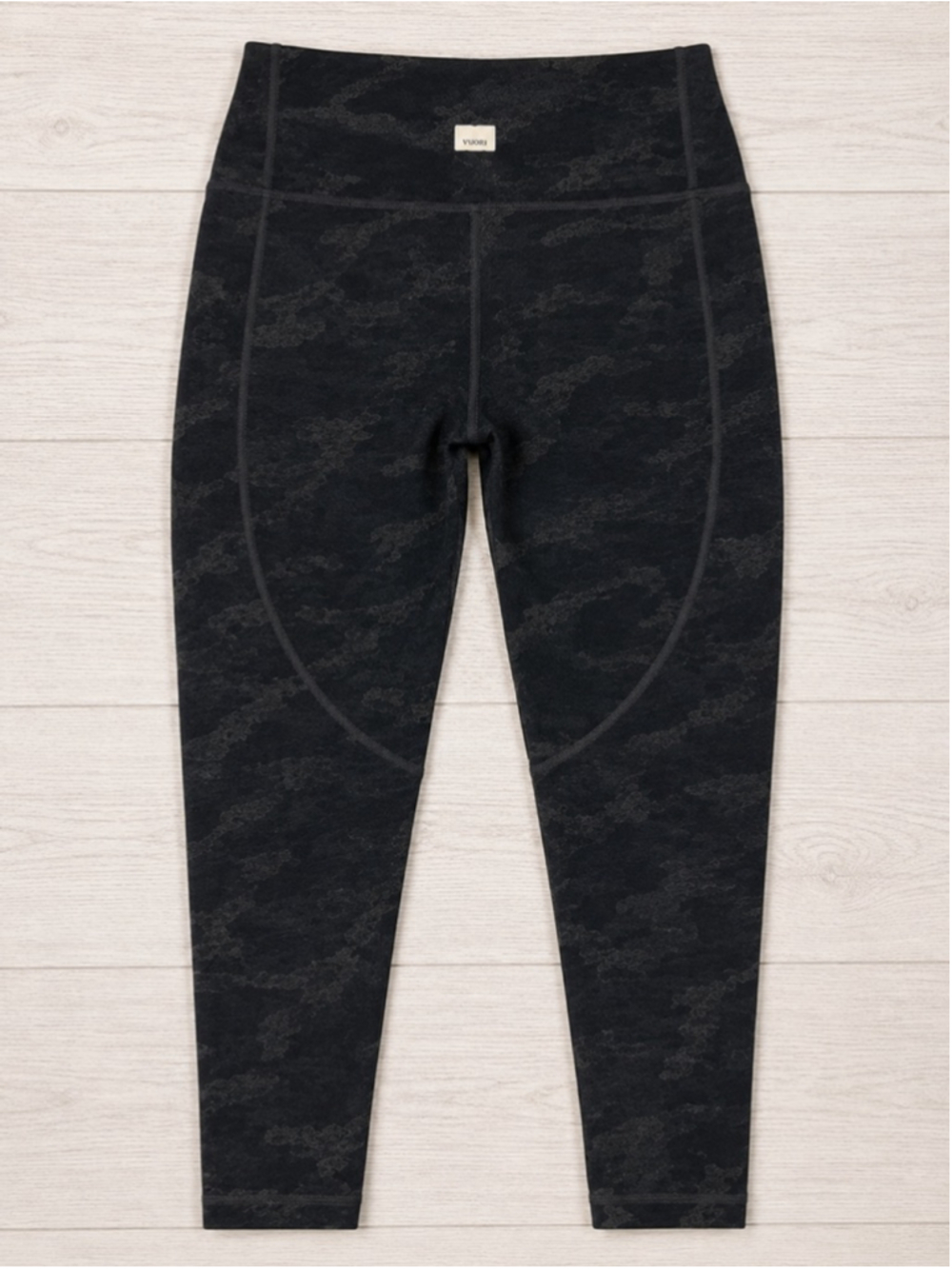 Vuori The Rise The Shine Leggings XS Black Camo High Rise Pockets - Picture 2 of 8